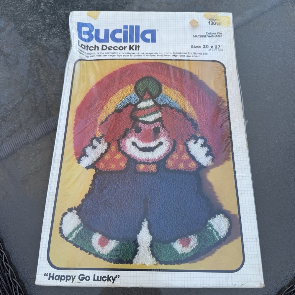 Bucilla Latch Hook Decor Wall Hanging Kit Happy Go Lucky Clown 20"x 27" #13016